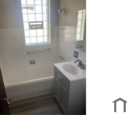 8151 S Vernon Ave #3 — Photo 5
