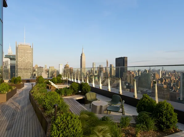 550 10th Avenue image 10 of 12