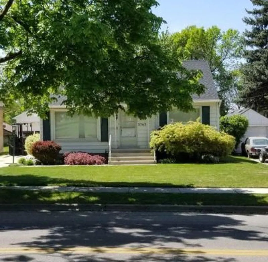 3363 Quincy Ave — Photo 1