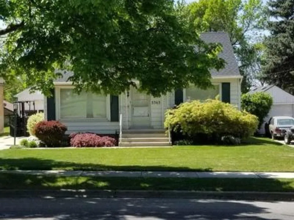 3363 Quincy Ave
