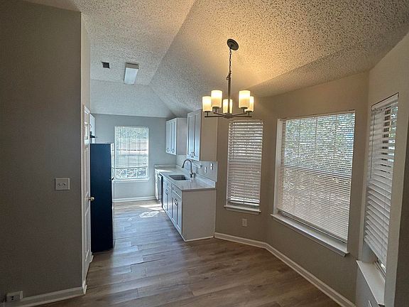 5th image of 208 Rebecca Pines Dr