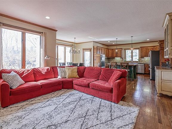 5th image of 9105 W 146th St