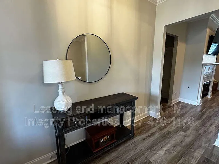 200 Tennyson Dr — Photo 5
