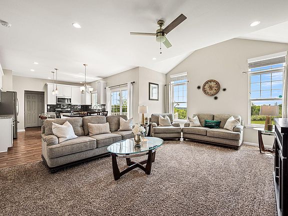3rd image of 26 Covewood Way