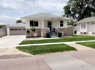 1418 N Broadwell Ave, Grand Island, NE 68803