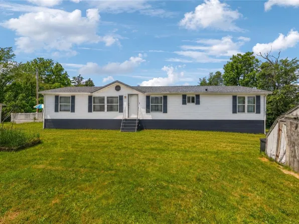 107 Indigo Rd, Mount Pleasant, PA 15666