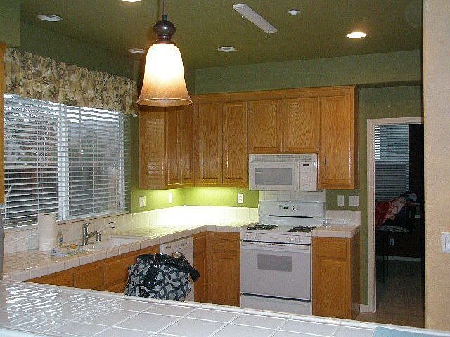 2nd image of 1855 Meadow Glen Dr