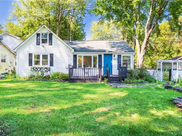 6870 Revere Dr, Derby, NY 14047