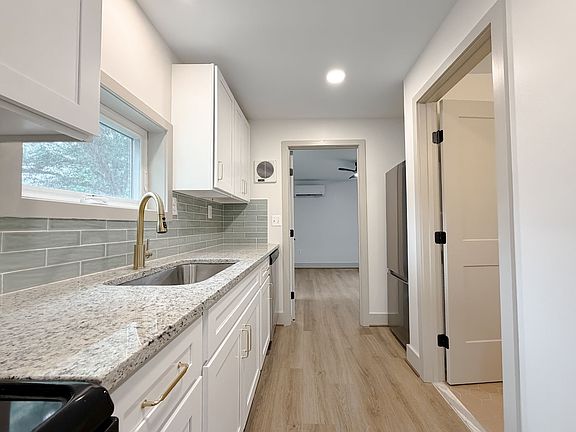 5th image of 17985 Three Notch Rd #4