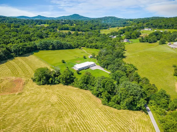 127 Grant Rd, Gordonsville, TN 38563