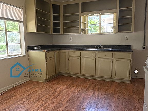 3rd image of 2055 W Summit Ave #B