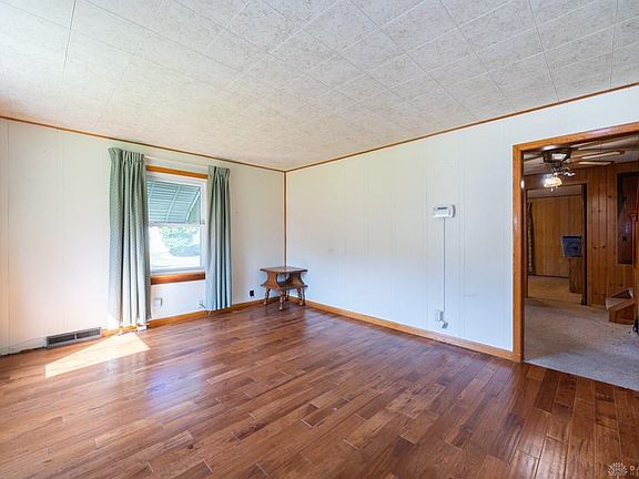 4th image of 49 Winnet Dr