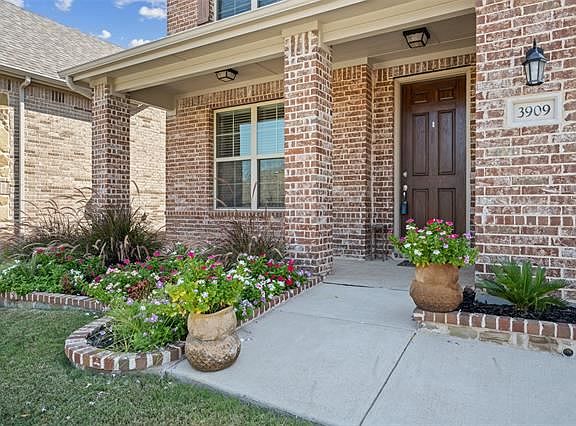 2nd image of 3909 Cozy Pine Dr