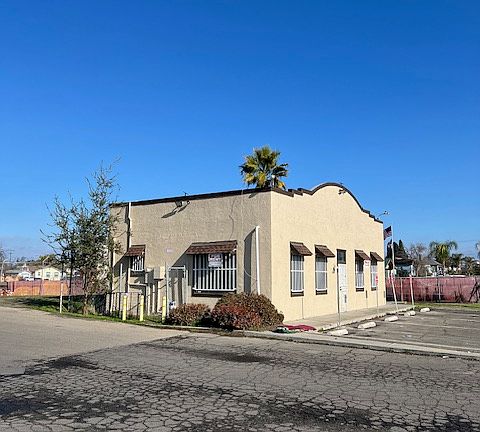 3rd image of 530 W Lacey Blvd