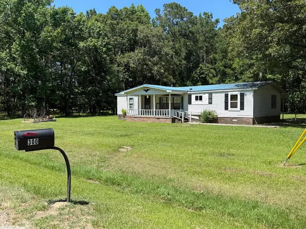 300 Herring Run Rd, Blounts Creek, NC 27814