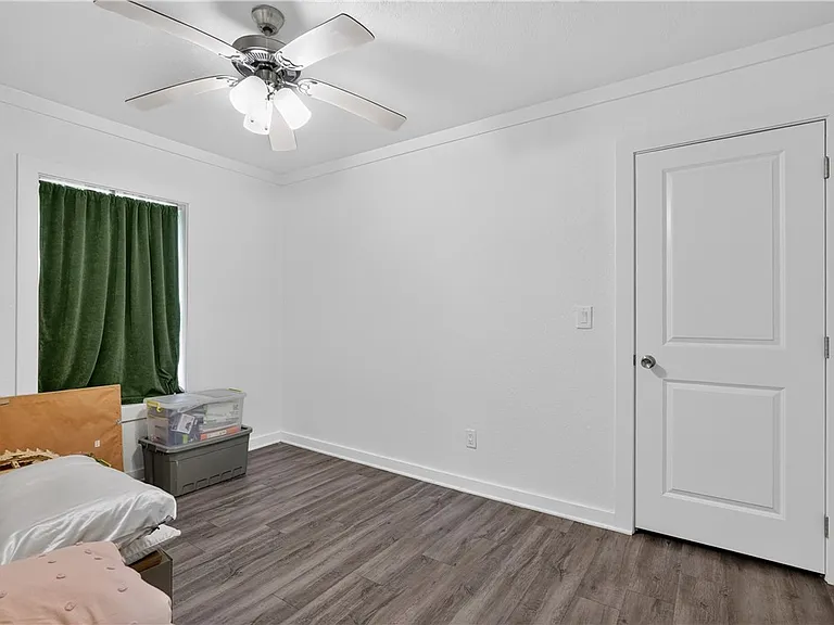 5416 Raymond Stotzer Pkwy — Photo 9