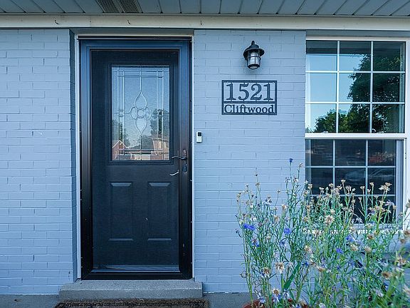 3rd image of 1521 Cliftwood Dr