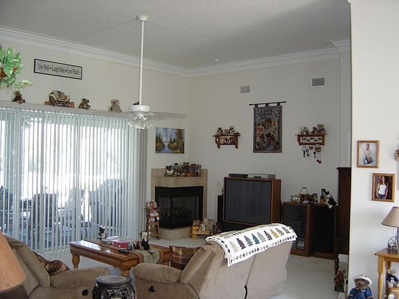 3rd image of 610 N McGowan Ave