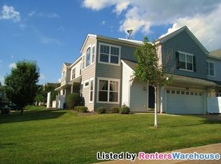 2164 Shamrock Pl, Chaska, MN 55318