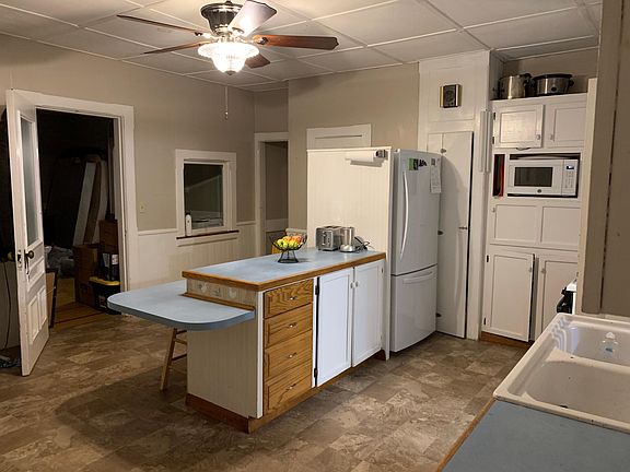 3rd image of 130 Central St APT 1