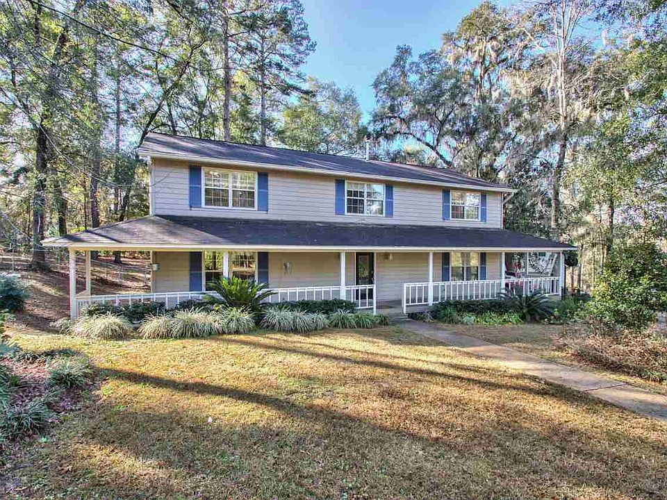 1st image of 3905 Royal Oaks Ct