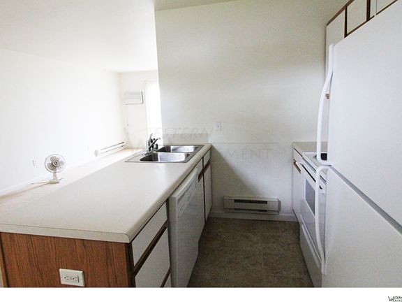 5th image of 1502 38th St W Unit 7