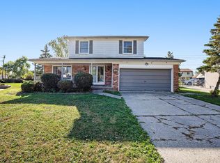 1954 Atlas Ct, Troy, MI 48083