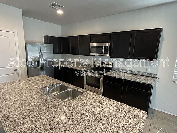 4th image of 37815 W Capri Ave