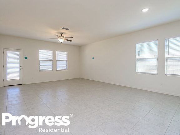 3rd image of 35410 W San Capistrano Ave