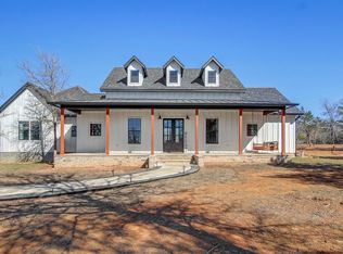 142 Anderson Ln, Red Rock, TX 78662