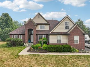 7157 Westminster Cir, Grand Blanc, MI 48439