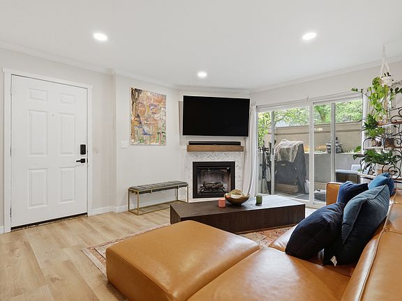 5th image of 971 E Creekhill Ln S #10