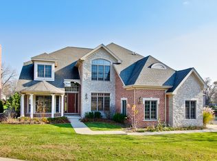 307 N Waynes Ct, Palatine, IL 60067