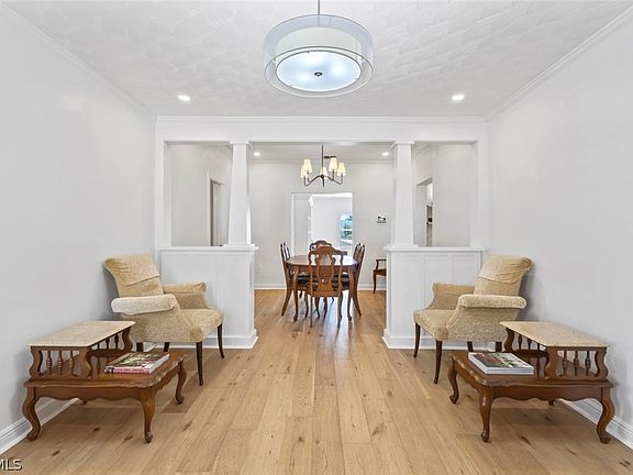 4th image of 1414 Alhambra Dr