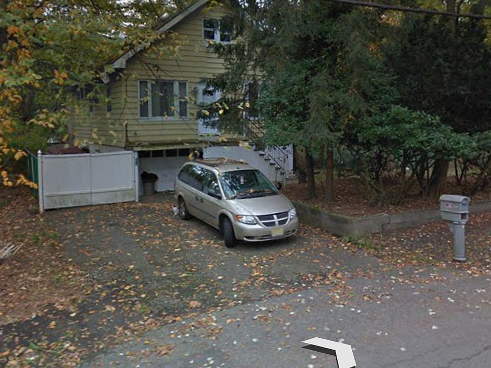 2nd image of 114 Ryerson Ave