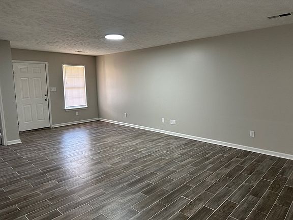 4th image of 634 Old Humboldt Rd APT B