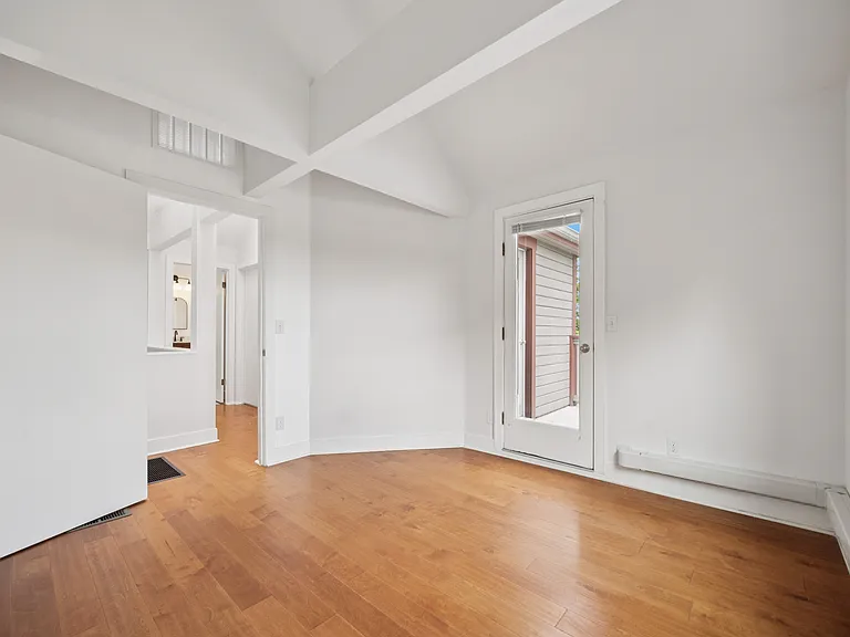 2474 NW Marshall St #B — Photo 23