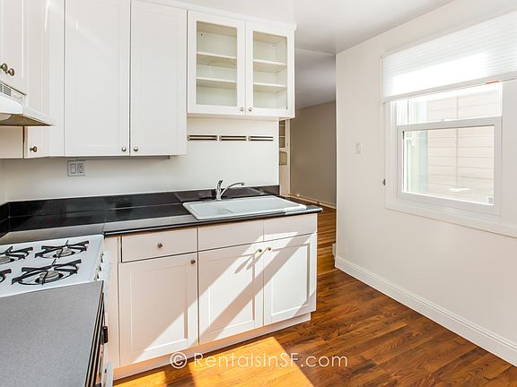 4th image of 3446 Sacramento St