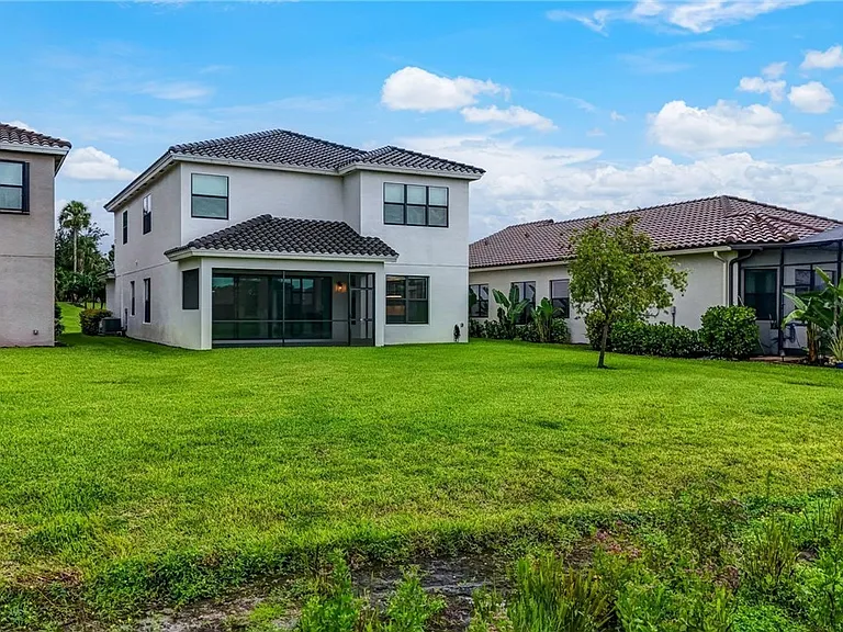 11604 Meadowrun Cir — Photo 42
