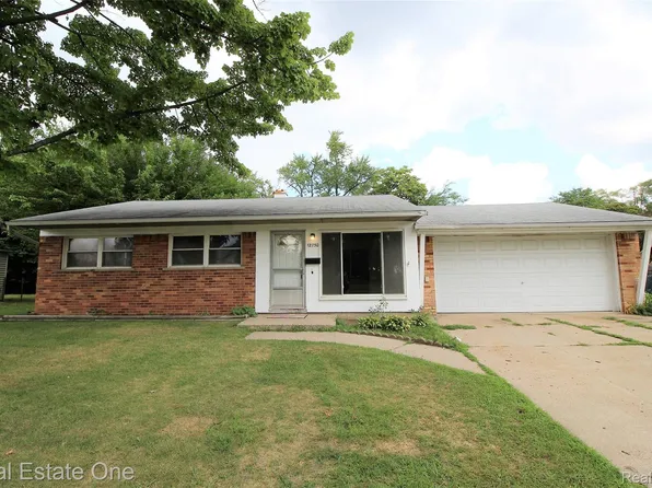 12750 Albany St, Oak Park, MI 48237