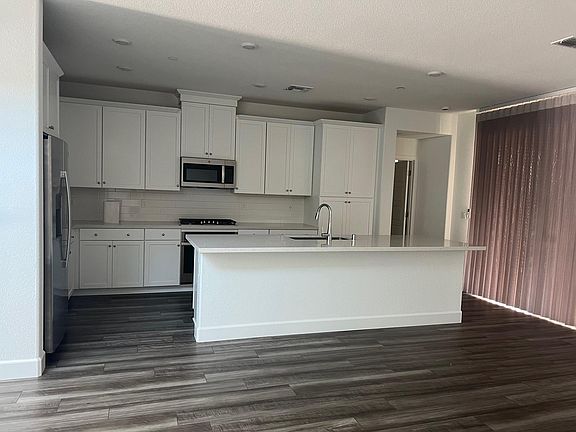 3rd image of 3631 Yellow Leaf Ave