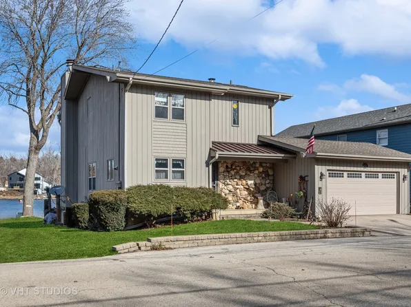 320 N River Rd, Fox River Grove, IL 60021