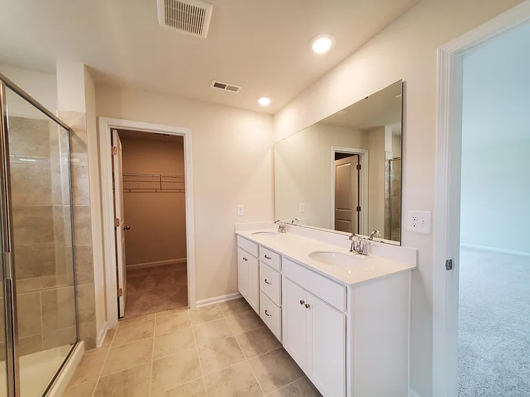 1009 Gabardine Ln — Photo 8