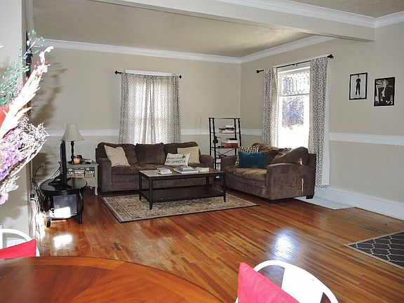 3rd image of 319 E Baldwin Ave