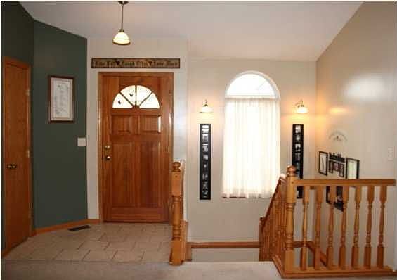 APPEALING ENTERANCE & STAIRCASE