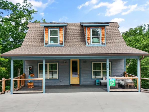 2922 Lightning Strike Dr, Sevierville, TN 37862