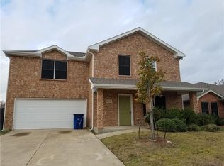 2135 Blue Bayou Dr, Dallas, TX