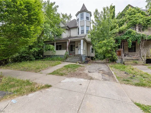 1876 Knowles St, East Cleveland, OH 44112