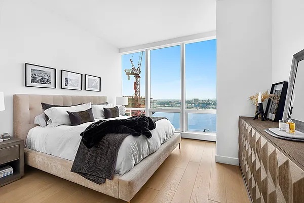 Sold by Corcoran | media 3