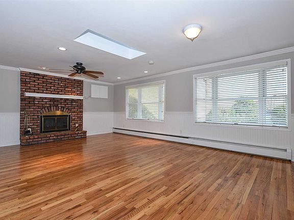 2nd image of 11 Mountain St